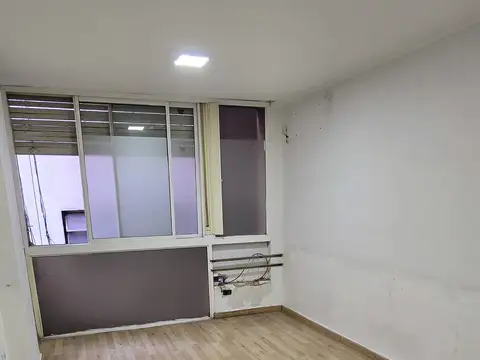 Oficina en Venta en Galería Mayo – La Plata Centro, 3° Piso con Baño Propio