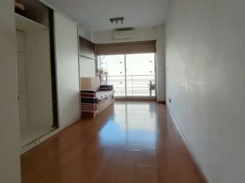 HERMOSO MONOAMBIENTE AL FRENTE CON BALCON -MUY LUMINOSO