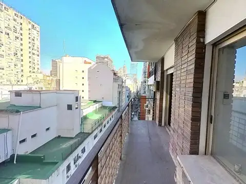 3 ambientes con dependencia en Esmeralda al 700