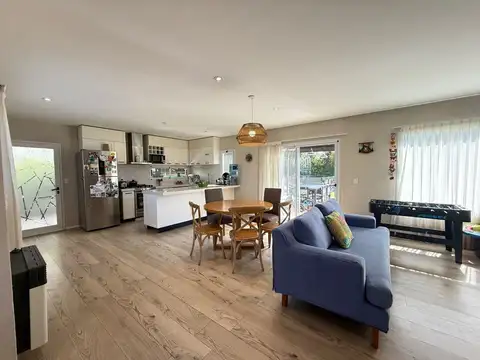 Casa 5 ambientes con 2 baños