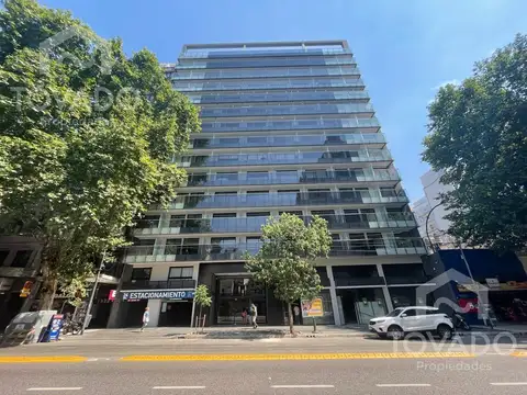 2 Ambientes con Balcón al Frente en el Centro!