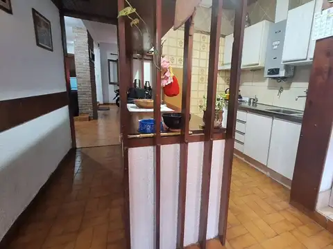 Casa 5 ambientes con 2 baños
