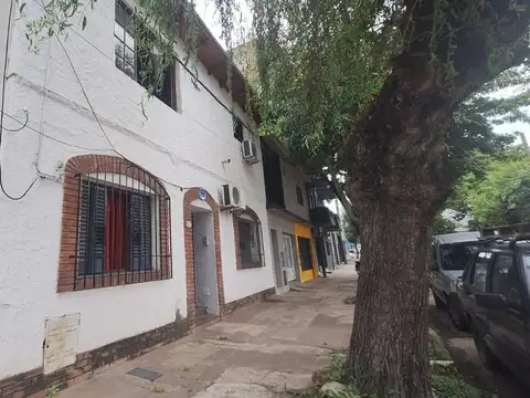 VENTA CASA ARROYITO 4 DORMITORIOS CON PATIO