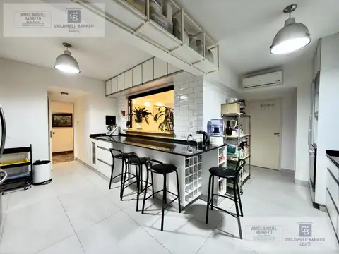 DEPARTAMENTO 4 AMBIENTES MAS ESCRITORIO COCHERA FIJA