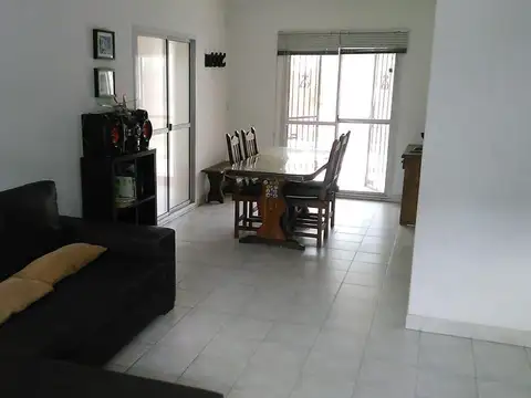 Las Madreselvas 2600