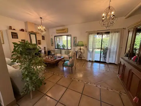 Casa en Venta con 1 cochera
