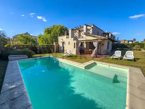 VENTA CASA 4 AMB+DEPENDENCIA EN BARRIO CERRADO