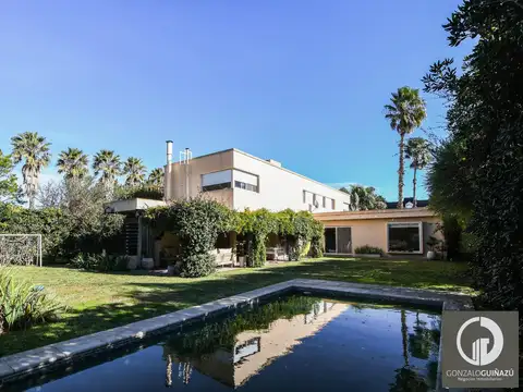 Casa 6 ambientes con 3 baños
