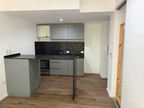 35 e/ 12 y 13 800, Piso 1