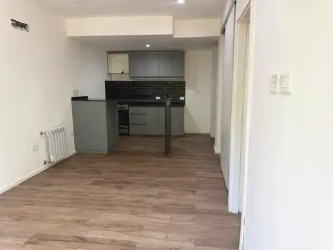 35 e/ 12 y 13 800, Piso 1