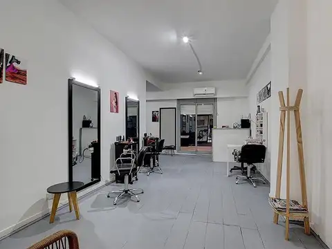 Excelente Local Comercial de 50 M2 totales sobre R. Peña a metros de Av. del Libertador, Recoleta