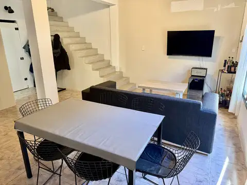 Depto Tipo Casa en Venta de 4 dormitorios