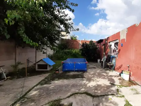 TERRENO EN VENTA CON CONSTRUCCION A REFACCIONAR