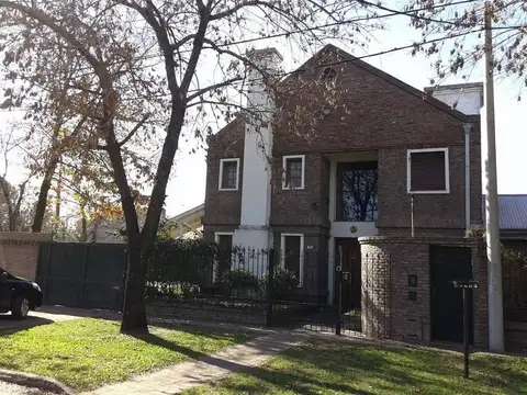 Gonzalez del Solar al 700