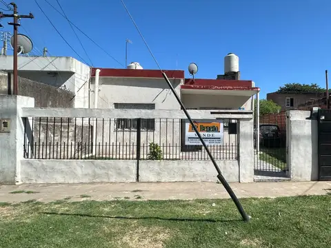 CASA RECICLADA + DEPARTAMENTO  2 AMBIENTES NUEVO – GRAN LOTE / OPORTUNIDAD.