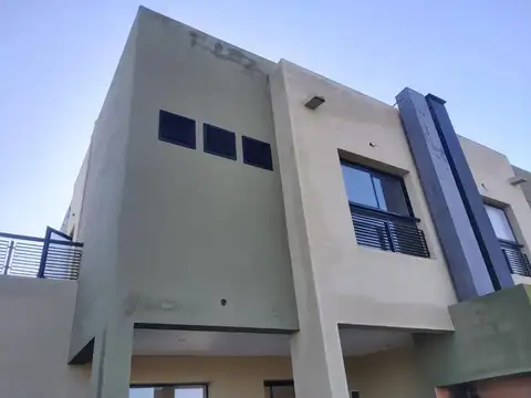 Casa en venta - 2 Dormitorios 2 Baños - Coronel Brandsen