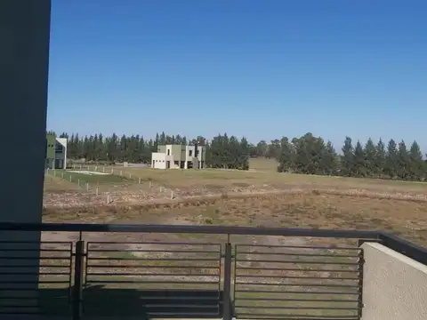 Casa en venta - 2 Dormitorios 2 Baños - Coronel Brandsen