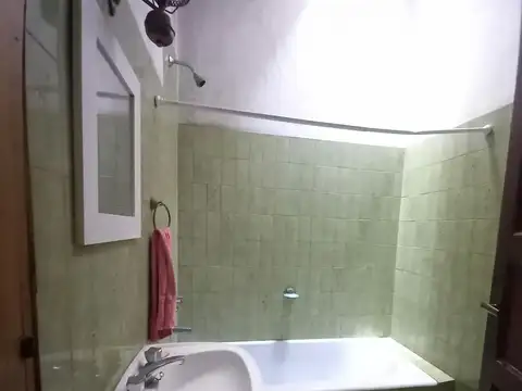 Casa en Alquiler con 1 cochera