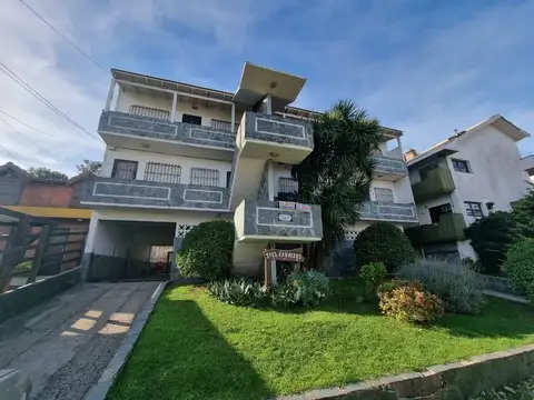 Paseo 147 entre Avenidas 2 y 2 100