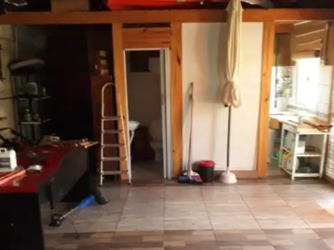 Casa 7 ambientes con 2 baños