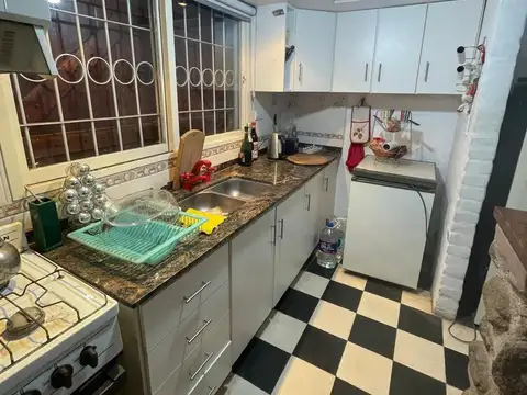 Casa 4 ambientes con 1 baño
