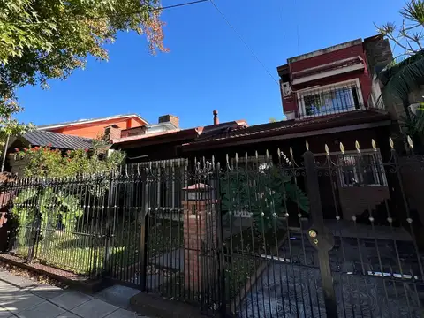 Chalet 10x30 reciclado a nuevo! 4 amb/ Jardin