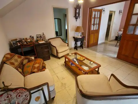 Excelente Hogar en Navarro Puentes al 1000, Barrio Acevedo, Pergamino, Bs. As.