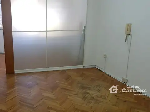 Monoambiente Como Oficinas o Vivienda a Mts. de Av. Maipu