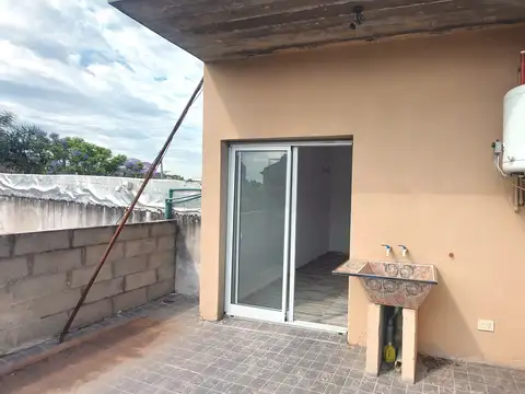 Depto Tipo Casa 2 ambientes con 1 baño