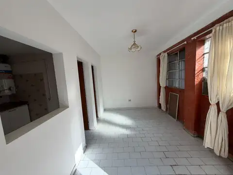 Depto Tipo Casa 2 ambientes con 1 baño