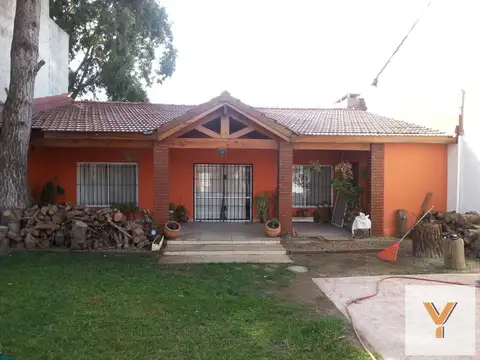 Casa 11 ambientes con 6 baños