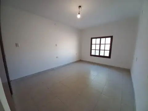 Casa en Alquiler al Oeste