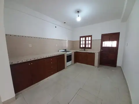 Casa 5 ambientes con 1 baño