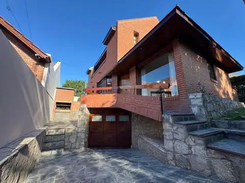 Carlos Alvear  al 3700