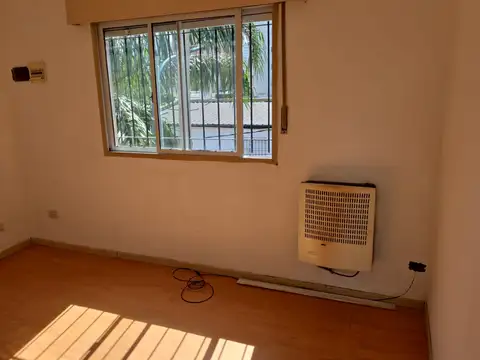 Depto Tipo Casa en Alquiler de 2 ambientes