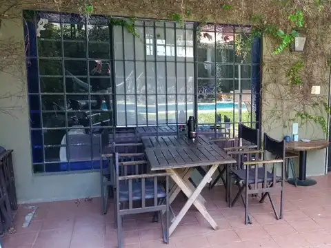 Casa Reciclada Con Jardin Y Pileta En Florida Oeste