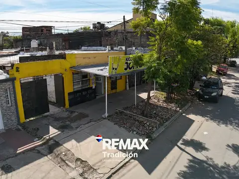 Casa c/ local comercial en Venta sobre Av. Alberdi