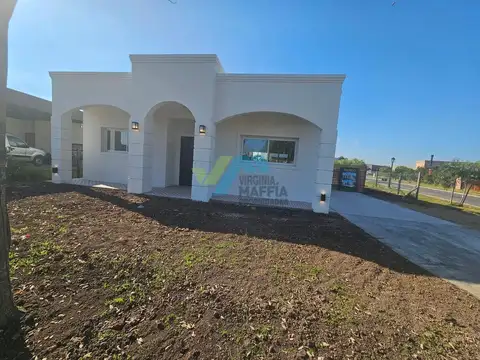 Casa en Venta con 3 cocheras