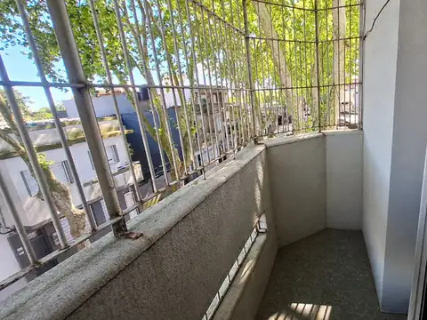 VENTA APTO 2 DORMITORIOS, BALCÓN Y PARRILLERO
