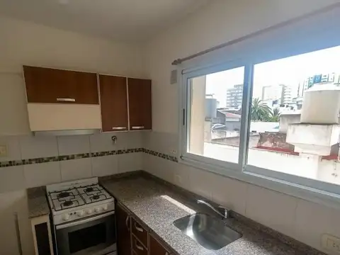Departamento en Alquiler en Villa Ballester, $ 800.000