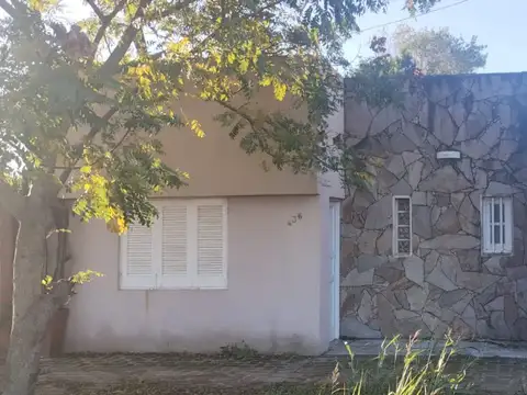 Se vende Casa amplia 3 dorm-pileta-Reconquista