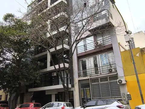DEP. 3 AMB PB A ESTRENAR CON PATIO Y JARDÍN A MTS. AV CORRIENTES - VIVIENDA O USO PROFESIONAL