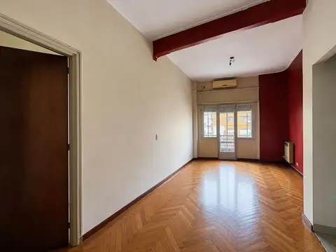 Venta de Departamento 4 Ambientes Con Dependencia en Caballito