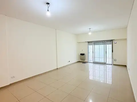 Campana 2800, Piso pb