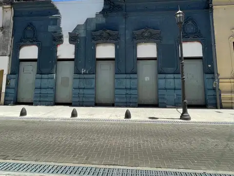 Local en zona céntrica con 951 m2 construidos