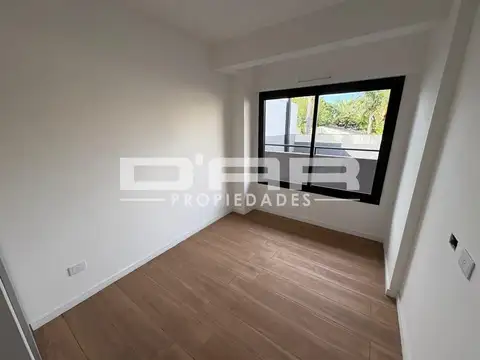 Departamento de 4 Ambientes al conrafrente con balcón corrido