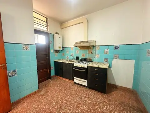 AVENIDA PRESIDENTE TENIENTE GENERAL JUAN DOMINGO PERON al 2700