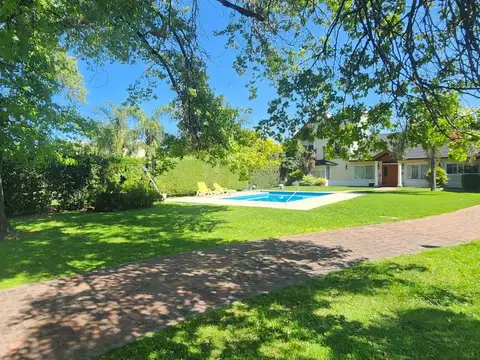 Casa en Venta en Gregorio de Laferrere, USD 400.000