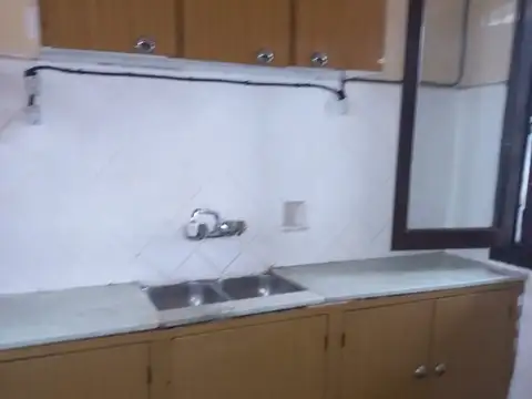 ALQUILER DE CASA EN ZONA ROCA Y ALSINA