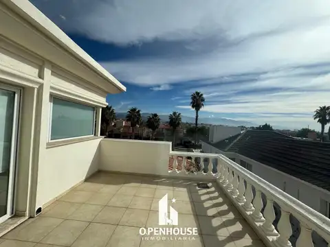 Casa en Venta en Godoy Cruz, USD 420.000